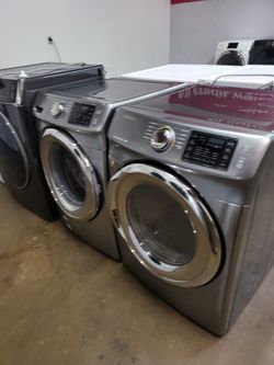 SAMSUNG SET STEAM WASHER AND GAS DRYER