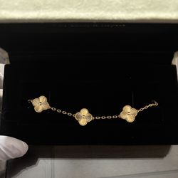Gold Van Cleef Four-leaf Clover Bracelet 