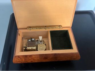 Vintage Italian Sorrento Inlaid Wood Music Box – Plays "Torna a Sorrento" – Swiss MAPSA Movement – M