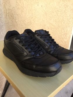 Shoes for work size 8.5-9 Skechers slid resistant $25