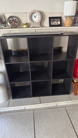 9 shelves in good condition…$30 Dlls FIRM …ask for address when you’re ready to pick up …