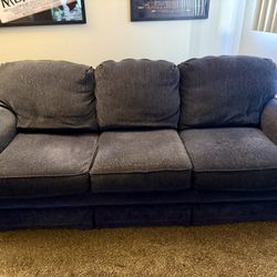 Cozy Blue 3-Seater Fabric Couch – Excellent Condition!