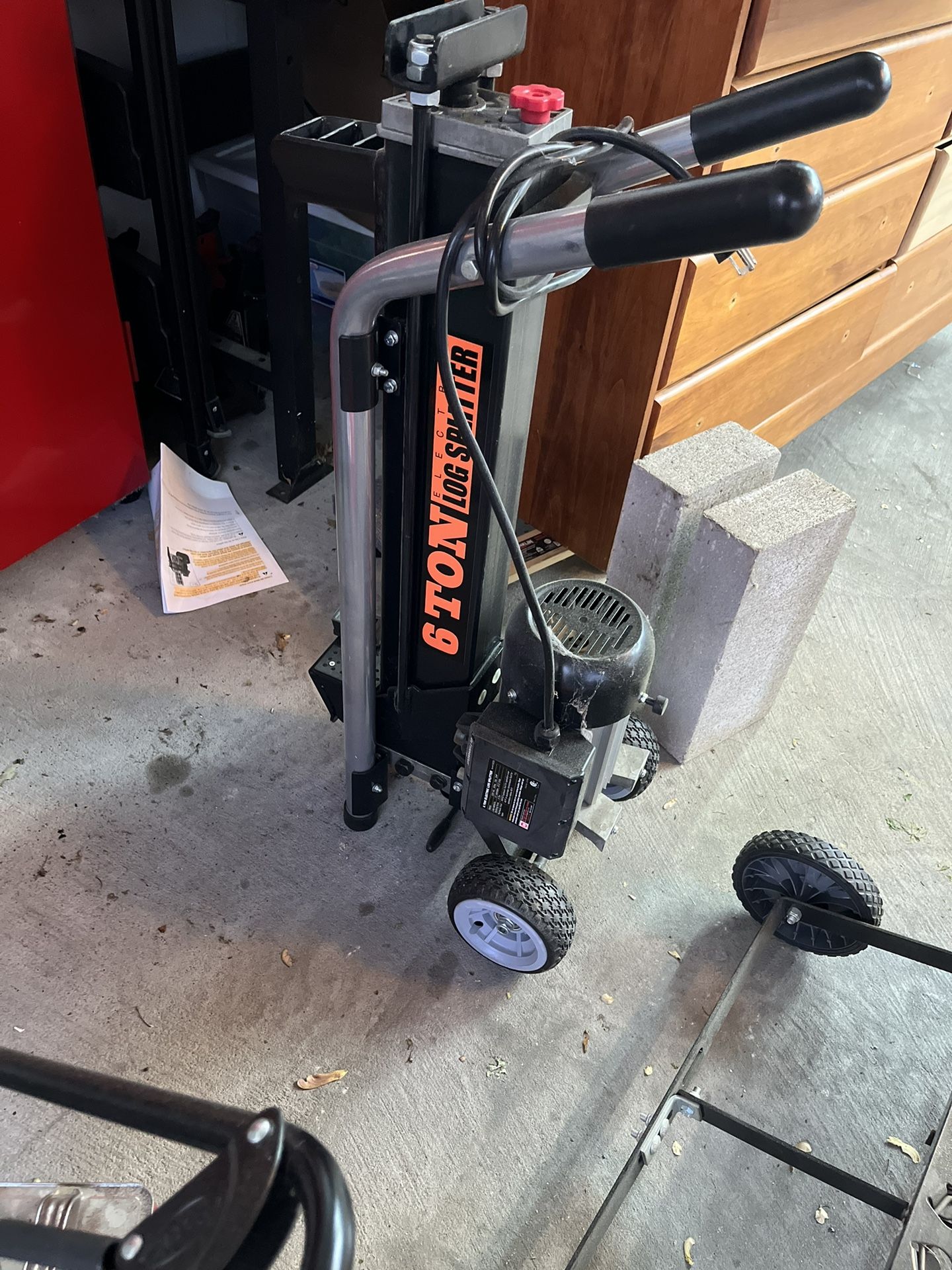 Wen 6-Ton Log Splitter (electric)