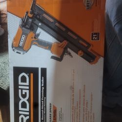 RIGID 21⁰ 3½in Nail Gun