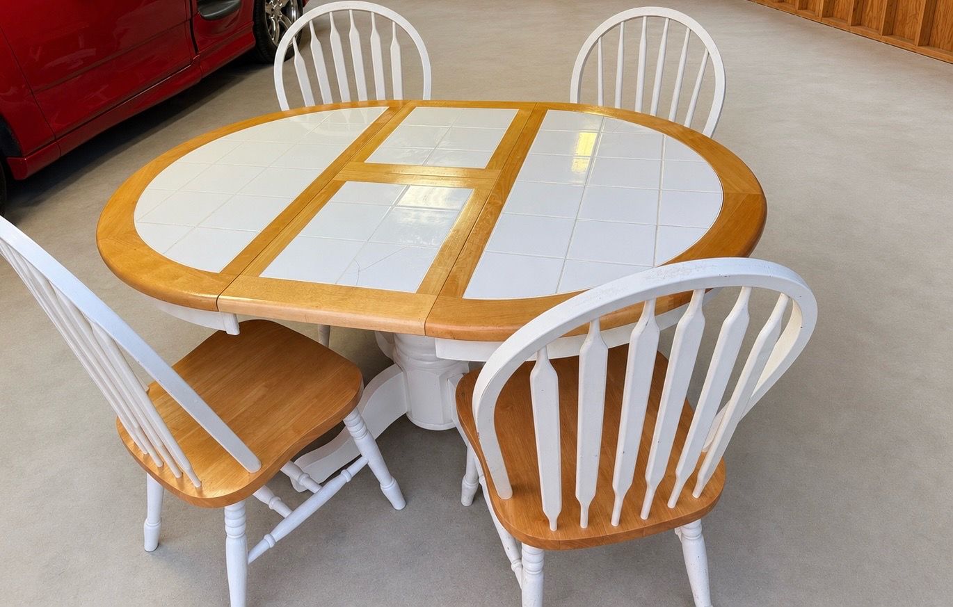 Kitchen Table and Chairs