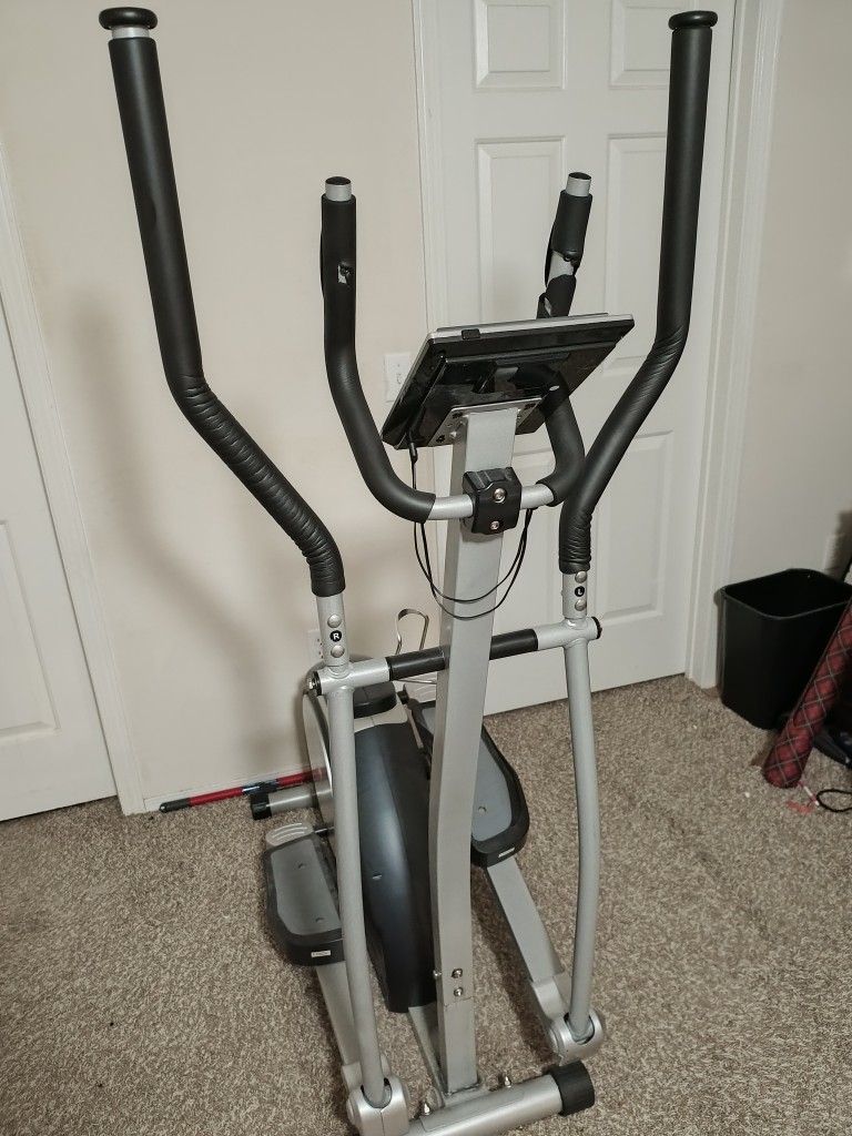 Exercise Machine(PICK UP ONLY)