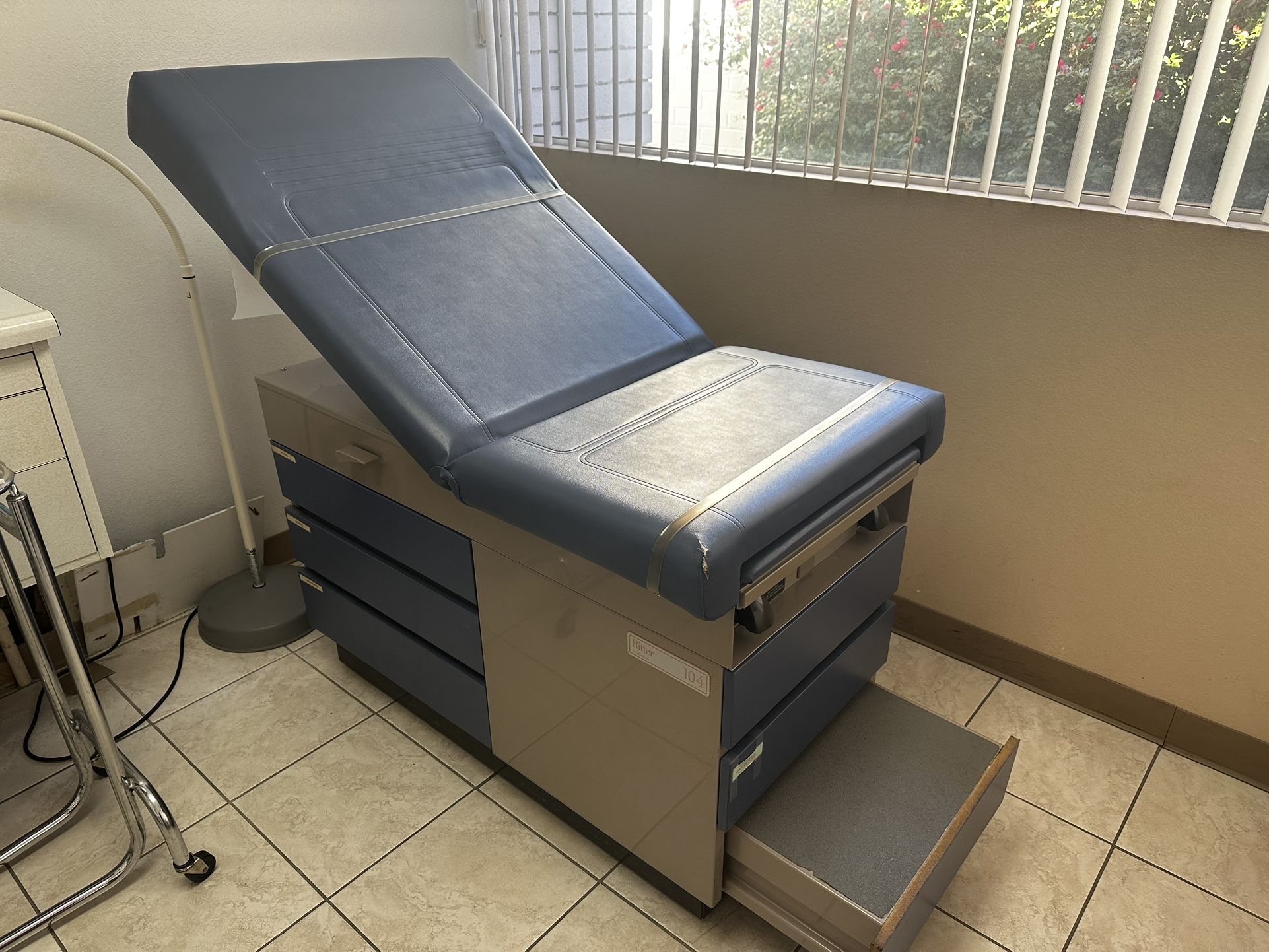 Exam Table Ritter by Midmark 104