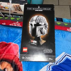 LEGO Star Wars Mandalorian Helmet 