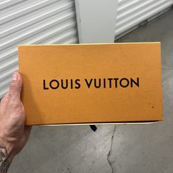 Louis Vuitton Gustave MM notebook