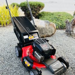 Snapper 21" Self-Propelled Lawn Mower - Like New 