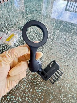 LISEN MagSafe Car Phone Mount - Air Vent Hook-Tesla