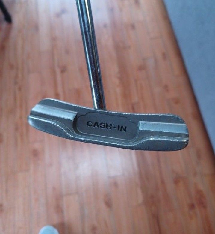 Cash in 42"  Golf putter
