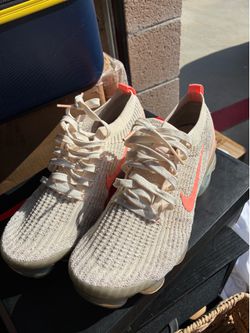 Slightly used women’s Nike shoes Size 9w