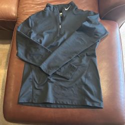 Women’s Nike XL Pullover 