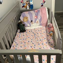 Baby/toddler Crib 