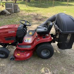 Craftsman T1400 Ridding Mower with Bagger ( Model 2015 )