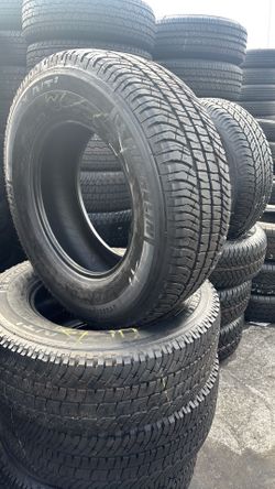 LT 275/70R18 Michelin vedo 4 llantas con 95% de vida las 4