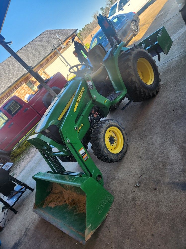 John Deere 3038e