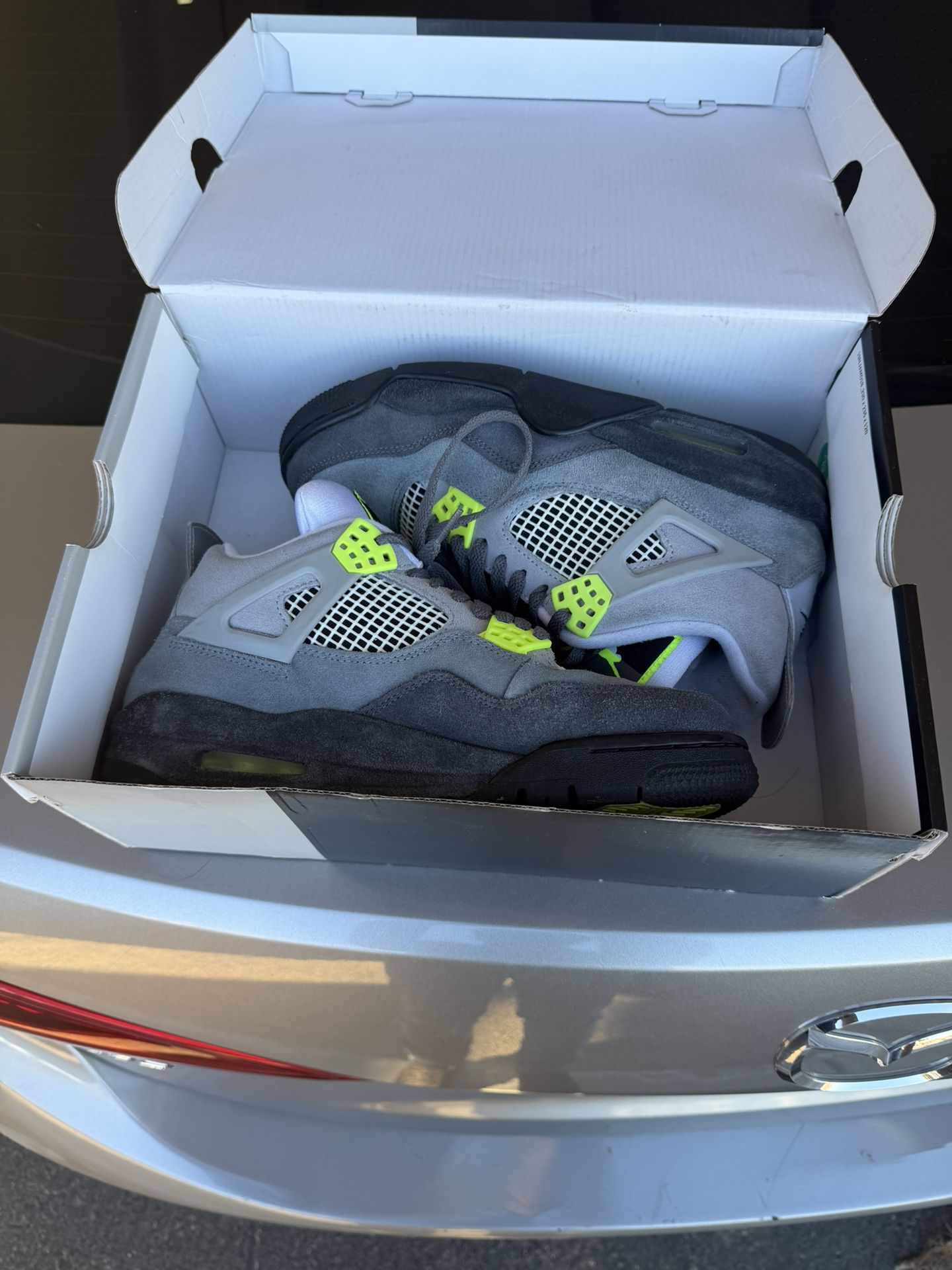 Jordan 4 Neon 95