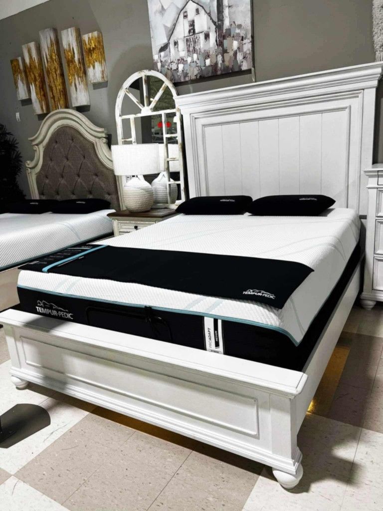 Kanwyn White Bedroom Set ( Queen/King Bed, Dresser, Mirror, Chest, Nightstand) /P