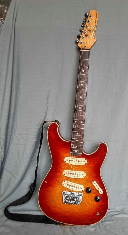 Ibanez Roadstar II Guitar