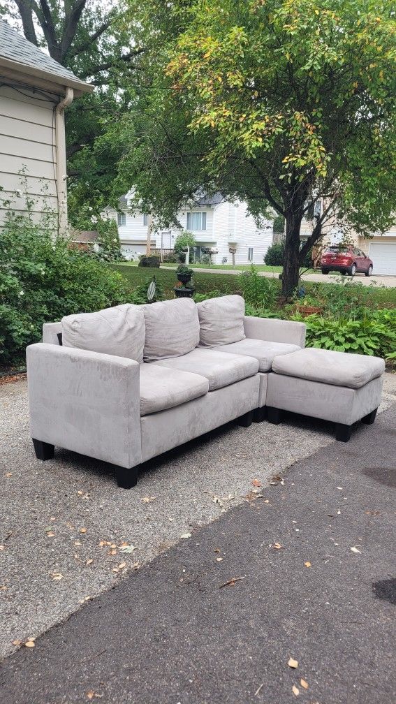 FREE DELIVERY*** 3PC Reversiable Chaise Sectional Sofa