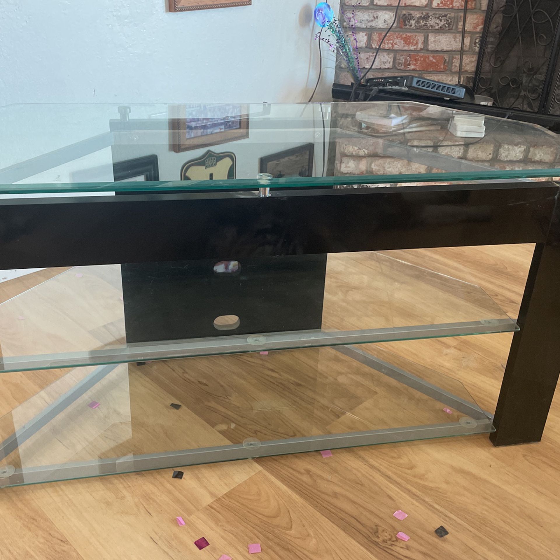 TV stand With Glass Shelves