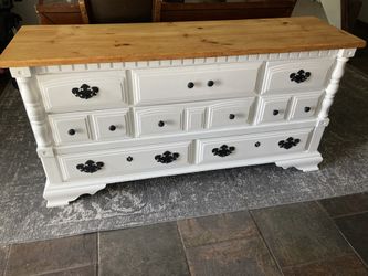 DRESSER $425