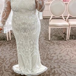 David's Bridal Wedding Dress With Vail