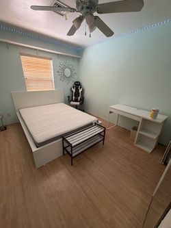Queen Bedroom Set! Must go!