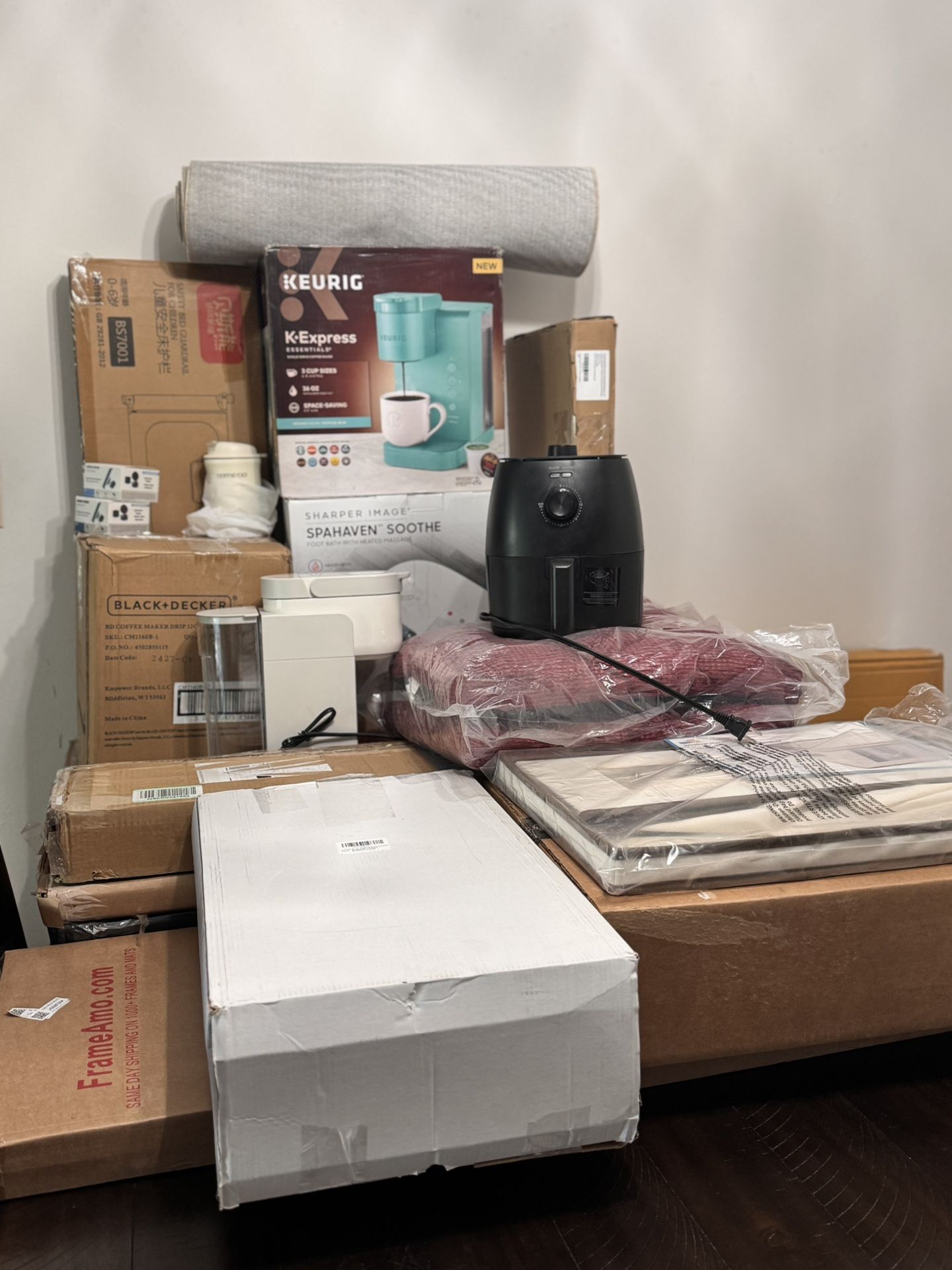sale, lot, coffee maker,massage,gate children,holder for phone,table laptop,air fryer,filter
