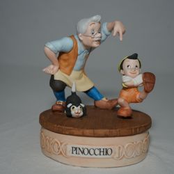 Pinnochio Disney musical Memories Limited Edition!