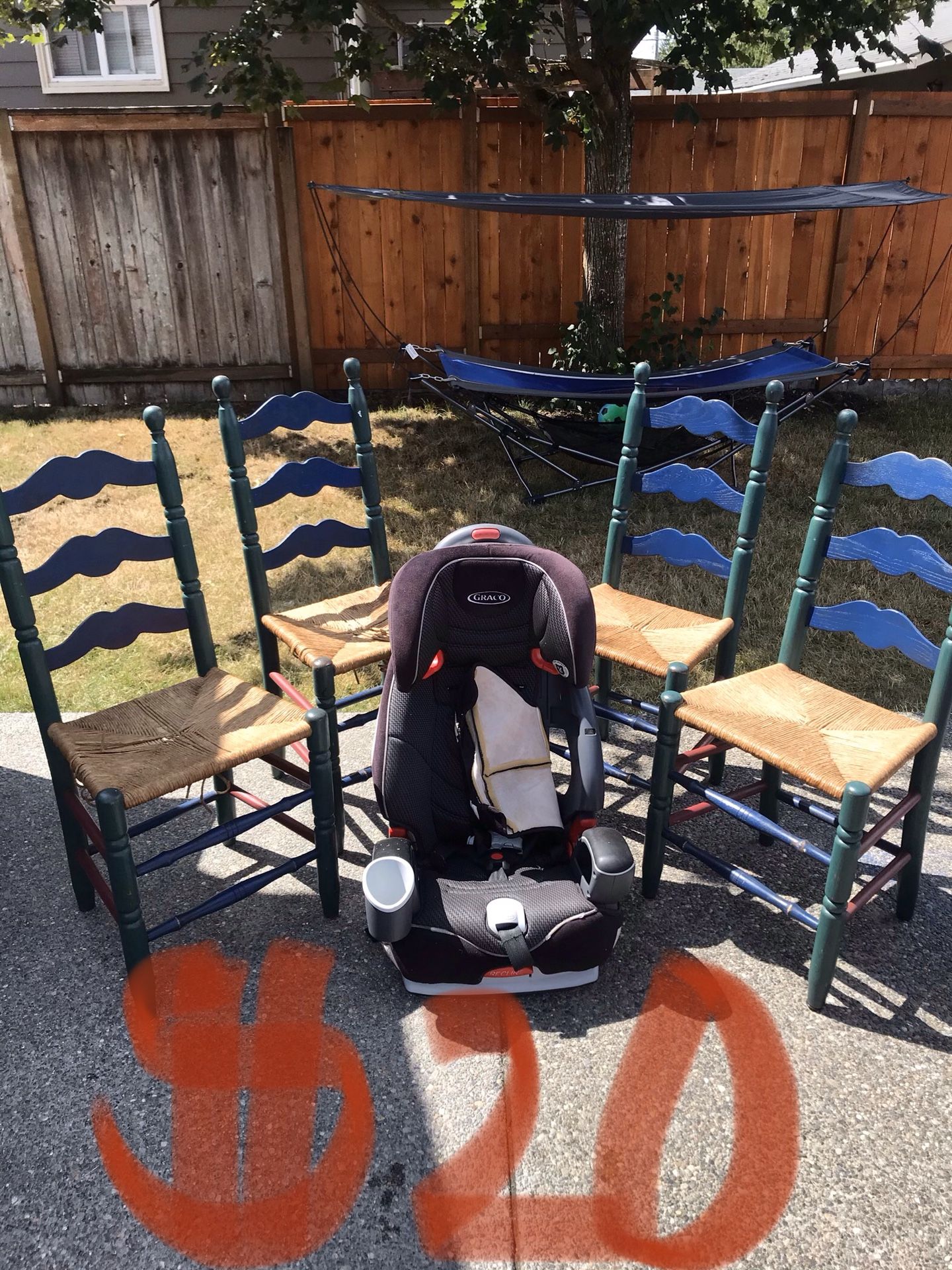 4 kids chairs and 1 car seat