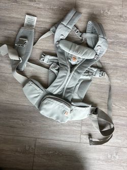 Ergobaby 4-Position Baby Carrier – Like New