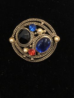 Lovely vintage faux cabochon, faceted stone & pearl pin