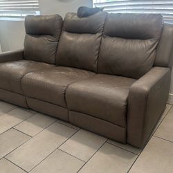  Couch 