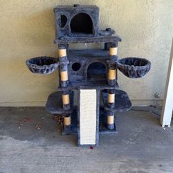 Large Cat Tree / Tower with Scratching Post & Beds