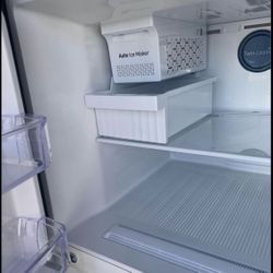 Samsung RT18M6215SR/AA 18 cu. ft. Top-Freezer Refrigerator with FlexZone - Stainless Steel