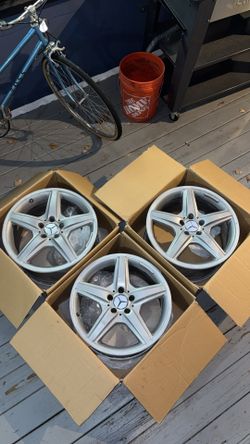 18" OEM Mercedes Benz Cls Amg rims