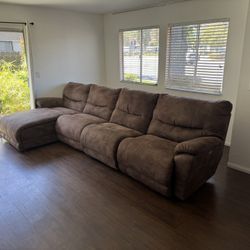 La-Z-Boy 4-Piece Reclining Sectional – Great Condition