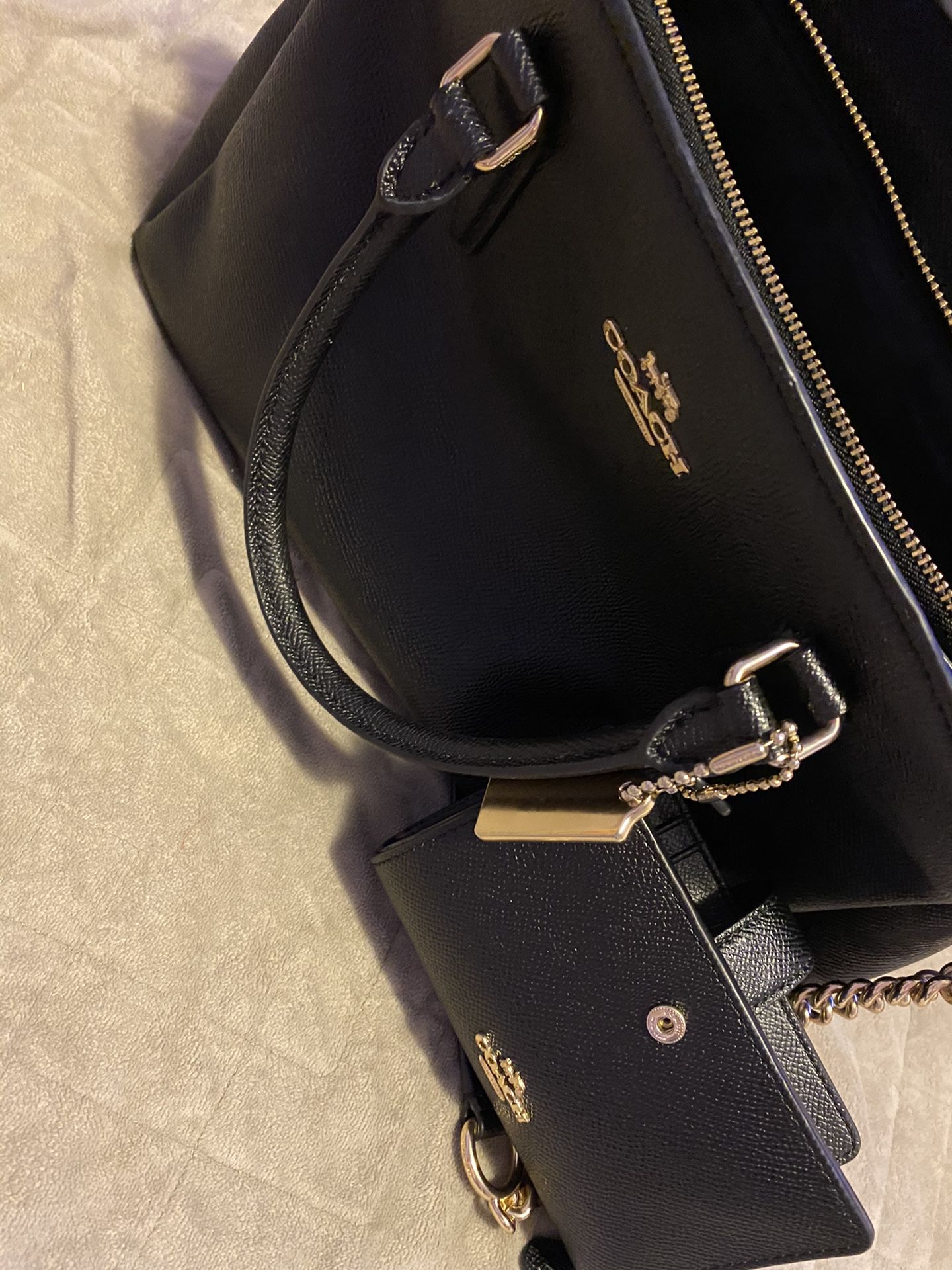 Coach purse and wallet (authentic) like new