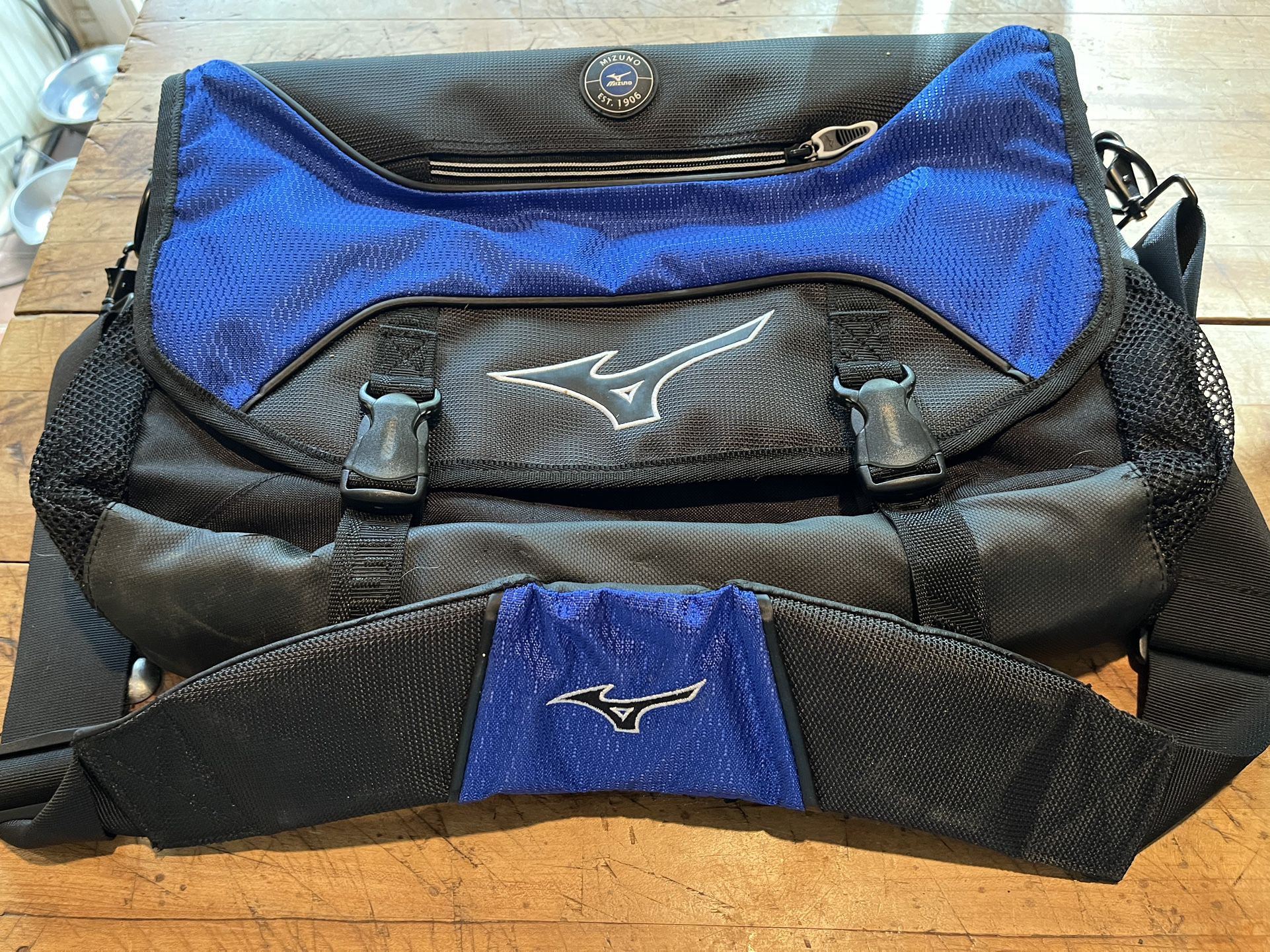 REDUCED: Premium Laptop Bag by Mizuno Golf