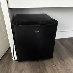 Mini Fridge (Price Is Negotiable)