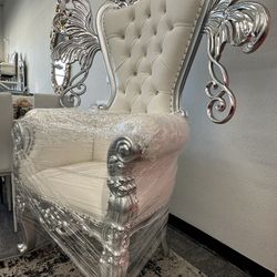 Throne Oversized With Wings Chair