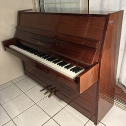 Wieler Upright Piano