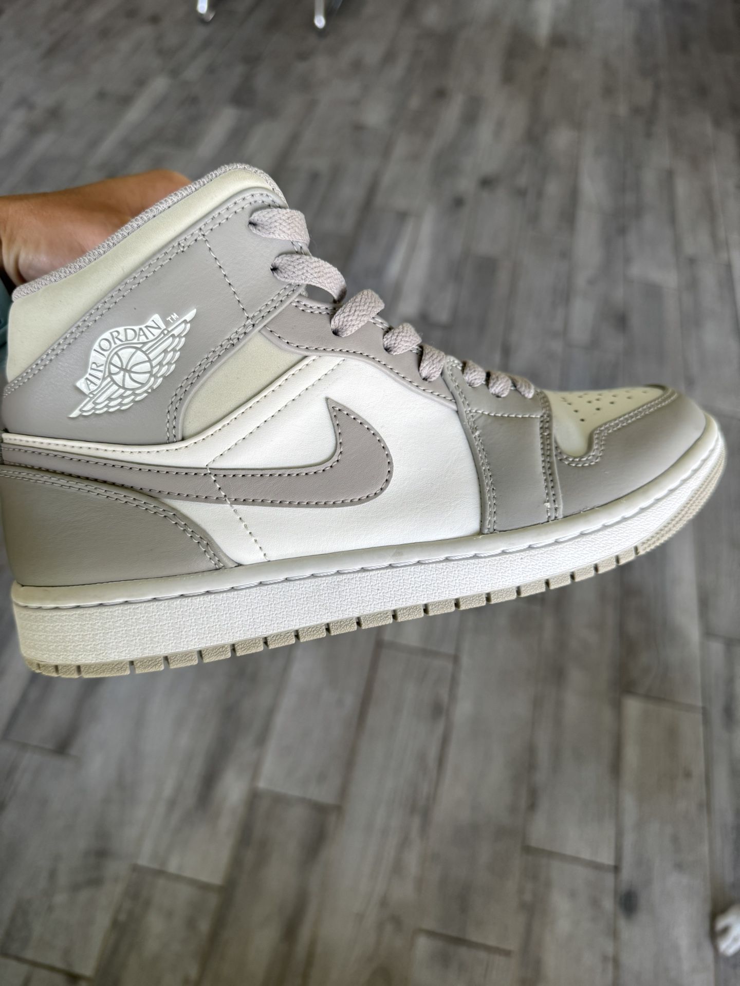Air Jordan 1 Mid