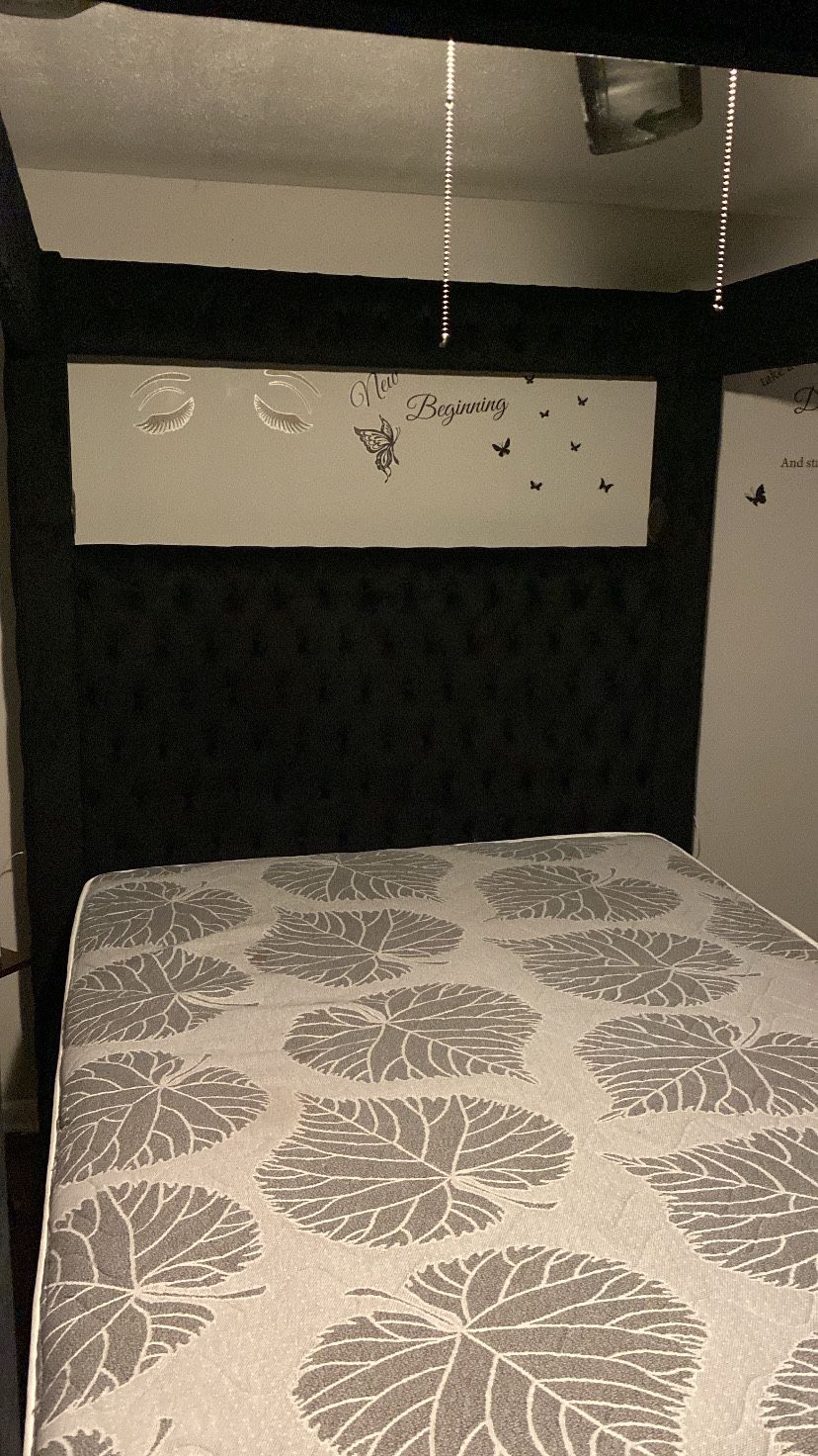 Canopy Bed Queen Size New Mattress New Box Spring 