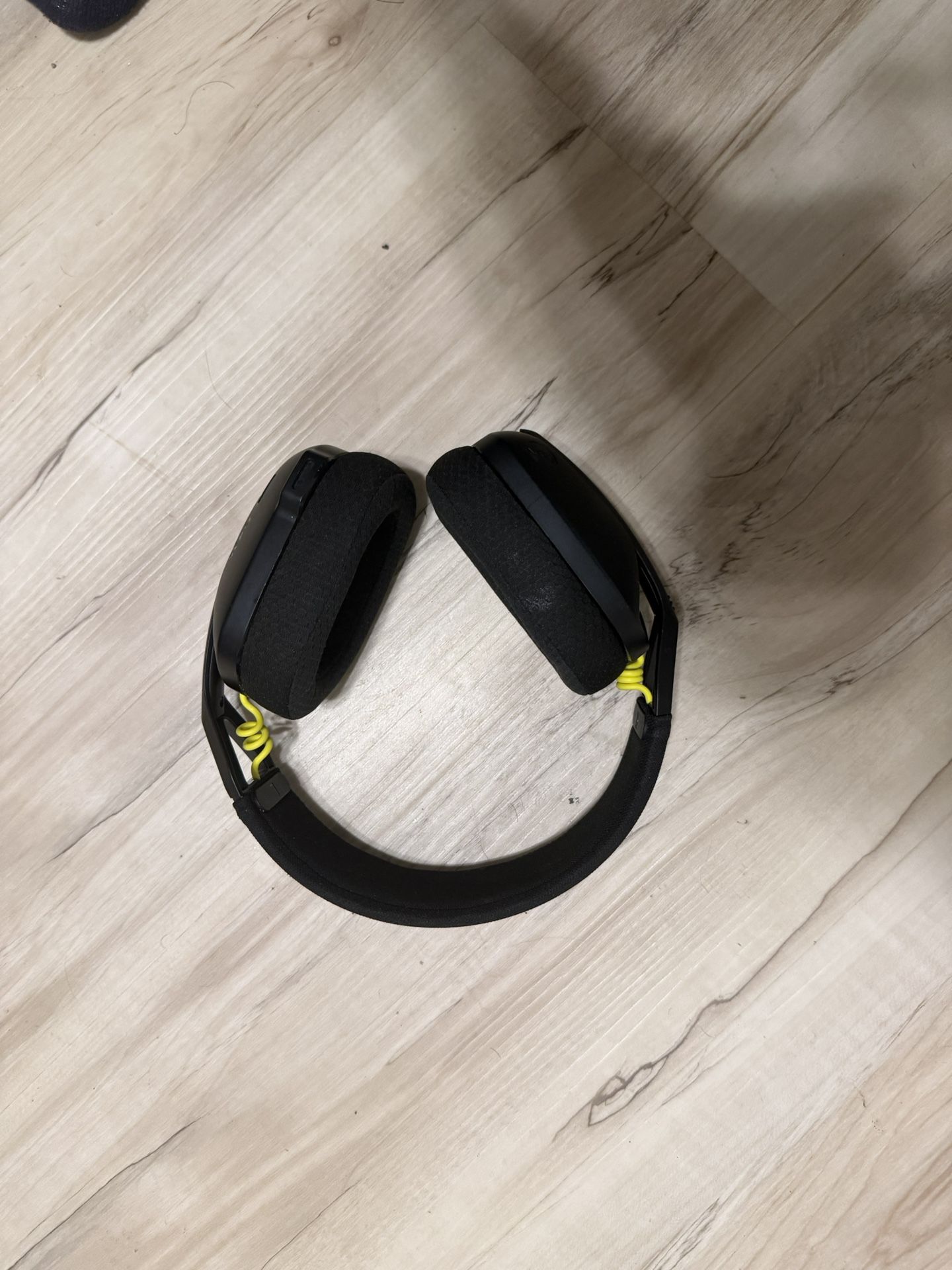 Logitech G435 Lightspeed & Bluetooth Wireless Gaming Headset