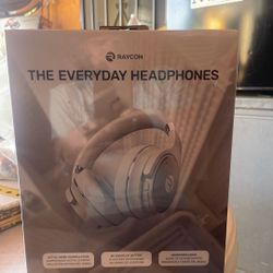 THE EVERYDAY HEADPHONES 