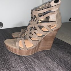 Taupe Wedge Heels Women’s Size 6